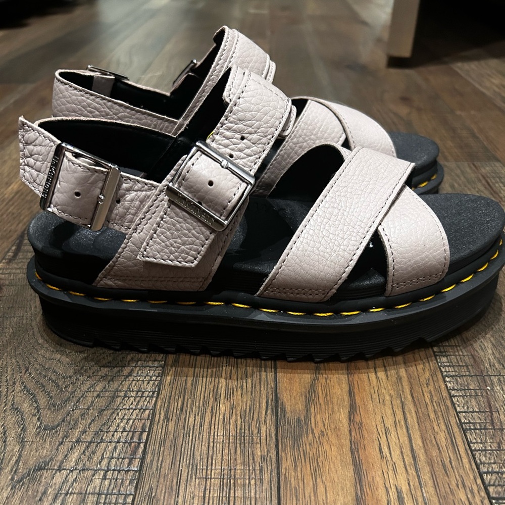 Like new Dr Marten Voss ii sandal